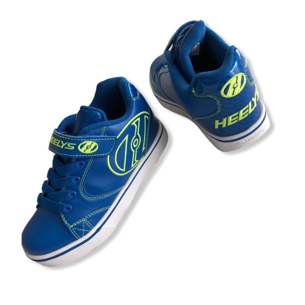 Heelys X2 Skater Shoe. Wheelies Trainer Sneaker Roller Shoes